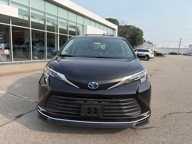 2021 Toyota Sienna XLE 7 Passenger
