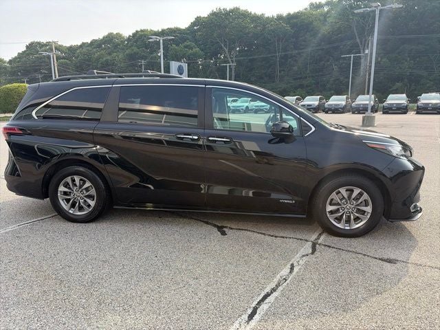 2021 Toyota Sienna XLE 7 Passenger