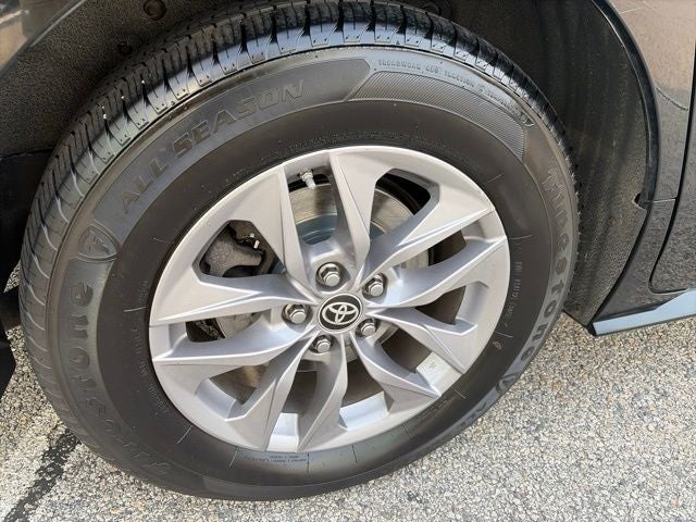 2021 Toyota Sienna XLE 7 Passenger