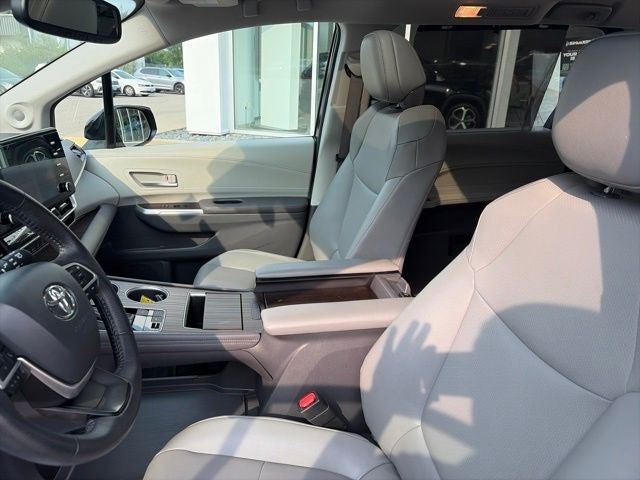 2021 Toyota Sienna XLE 7 Passenger