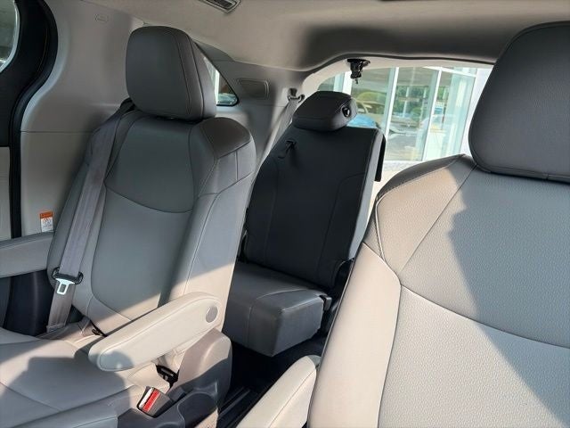 2021 Toyota Sienna XLE 7 Passenger