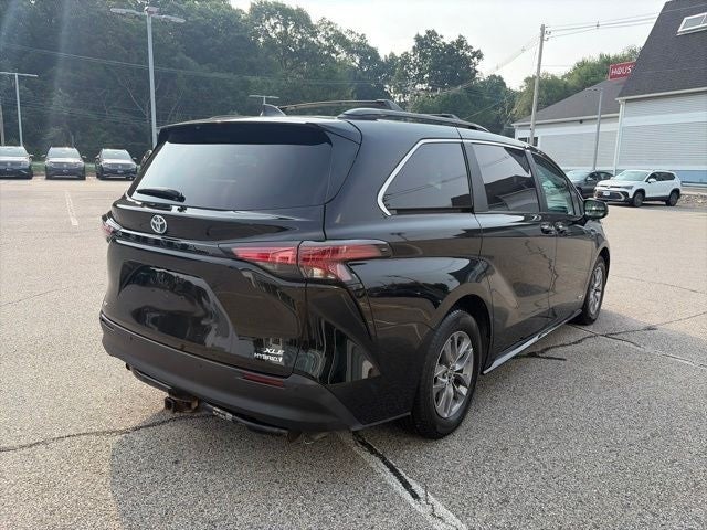 2021 Toyota Sienna XLE 7 Passenger
