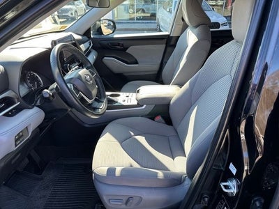 2023 Toyota Highlander LE