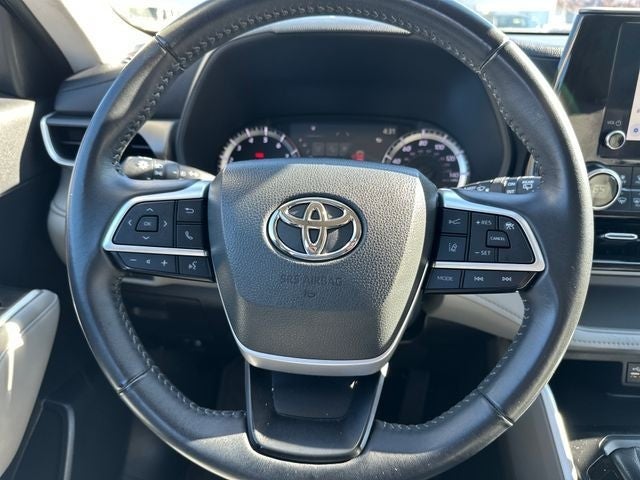 2023 Toyota Highlander LE