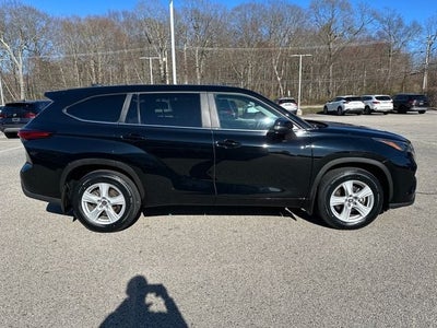 2023 Toyota Highlander LE