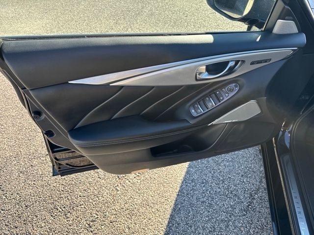 2022 INFINITI Q50 LUXE