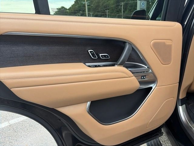 2025 Land Rover Range Rover SE LWB