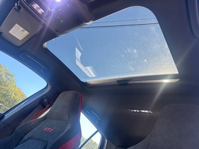2026 Volkswagen Golf GTI SE