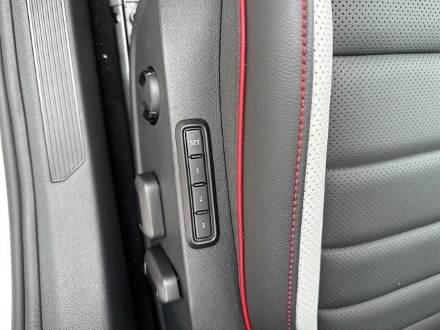 2025 Volkswagen Golf GTI 2.0T Autobahn