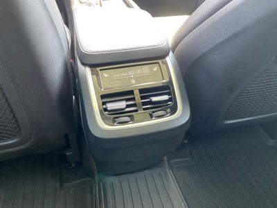 2021 Volvo XC90 T6 Momentum